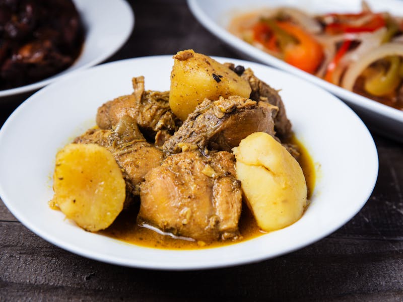 **Otkrivanje Starih Balkanskih Recepta za Slana Jela: Sarma, Pasulj i Pita s Krompirom** - Second Image