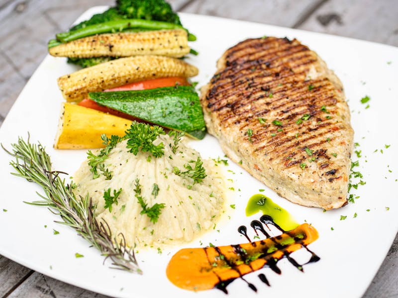 **Brzi i Laki Recepti: Pileći Fileti u Umaku od Limuna i Peršuna za Svaku Priliku** - Fourth Image