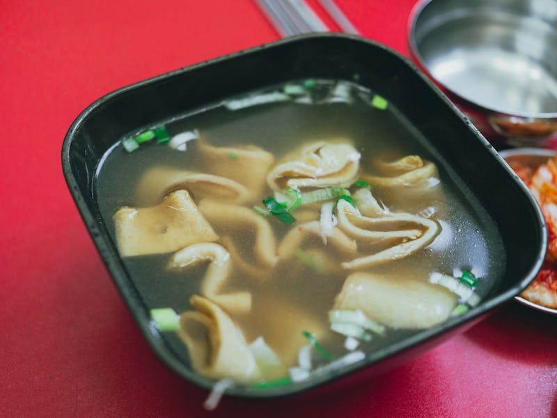 **Proljetni Recepti: Osvježite Svoj Jelovnik sa Salatom, Čorbom i Tortom od Jagoda** - Second Image