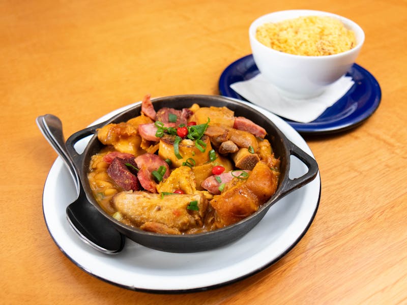 **Otkrivanje Starih Balkanskih Recepta za Slana Jela: Sarma, Pasulj i Pita s Krompirom** - Third Image