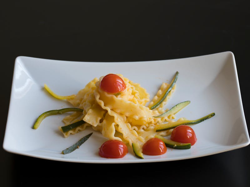 ** Proljetni Recepti: Osvježite Svoj Jelovnik sa Najboljim Sezonskim Sastojcima** - Second Image