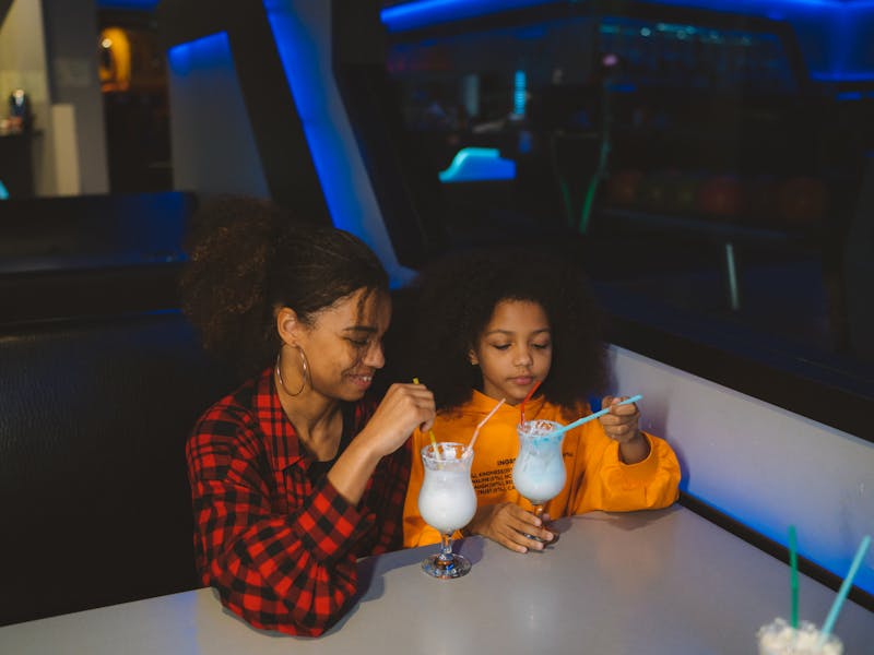 ** Uživajte u Slatkim Trenucima sa Porodicom i Prijateljima** - Fourth Image