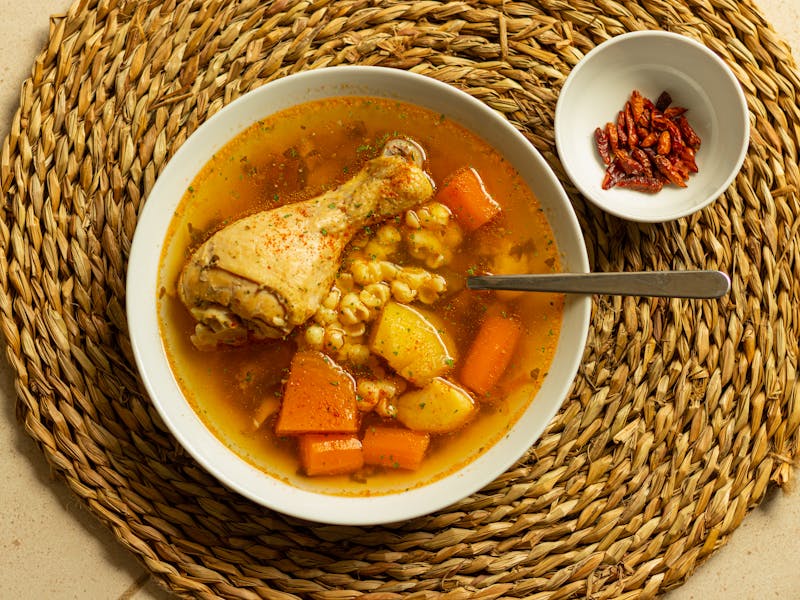 **3 Najbolja Recepta za Ukusne Obroke: Pileći Fileti, Povrtna Čorba i Čokoladni Mousse** - Second Image