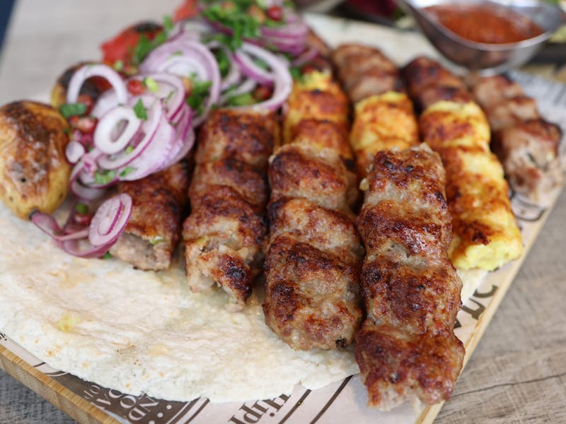 ** Otkrijte Stare Balkanske Recepti za Slana Jela: Tradicionalna Sarma, Musaka i Pita** - Second Image