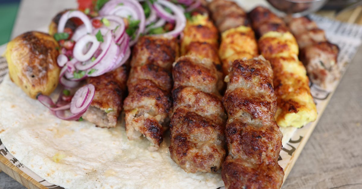 Otkrijte Stare Balkanske Recepti za Slana Jela: Sarma, Pita, Gratar i Čorba od Pasulja