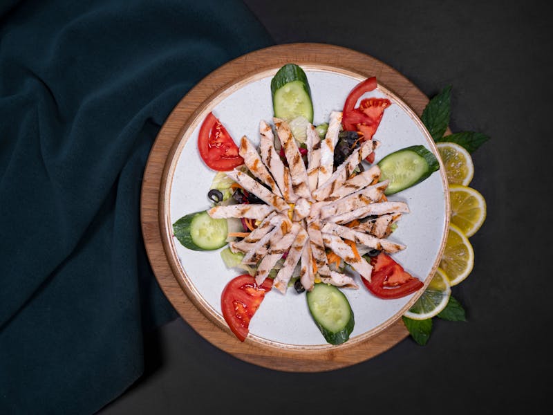 **3 Brza i Ukusna Recepta za Svaku Priliku: Pileći Fileti, Pasta i Voćna Salata** - Second Image