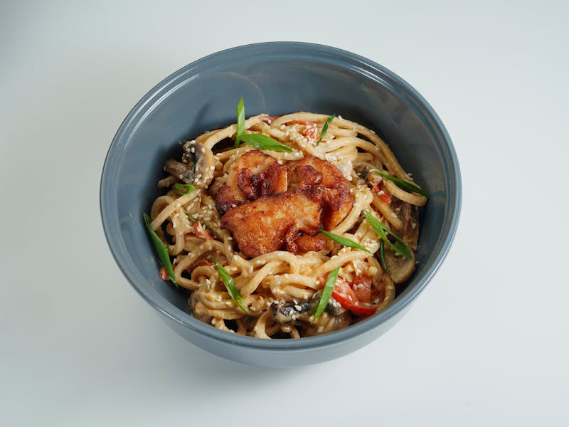 **Savršen Recept za Pileće Filete u Kremastom Sosu od Gljiva: Brzi i Ukusni Obrok za Svaku Priliku** - Second Image