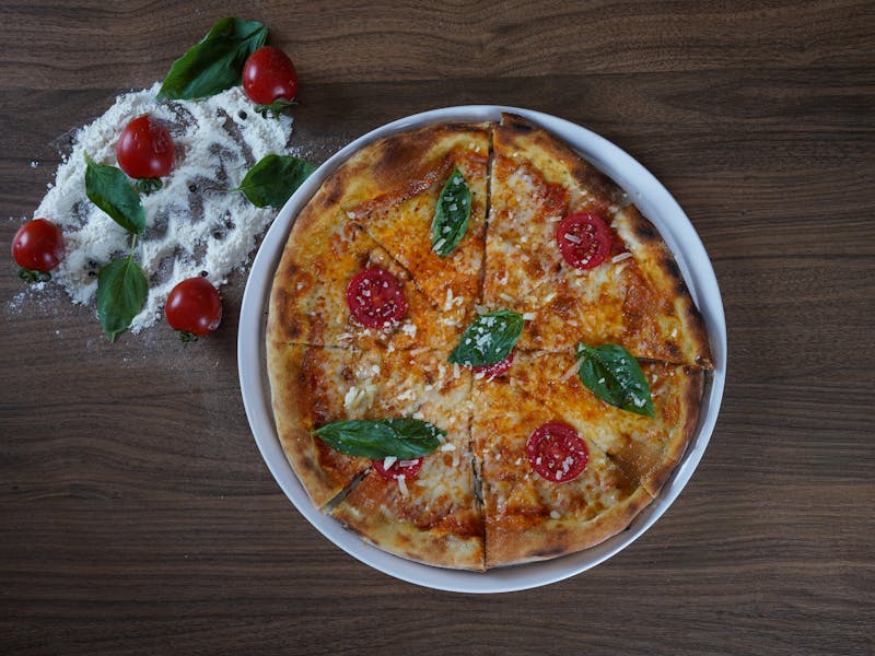 **Otkrijte Tradicionalne Stare Balkanske Recepti za Slana Jela: Sarma, Pita sa Sirom, Ajvar i Čobanac** - Second Image