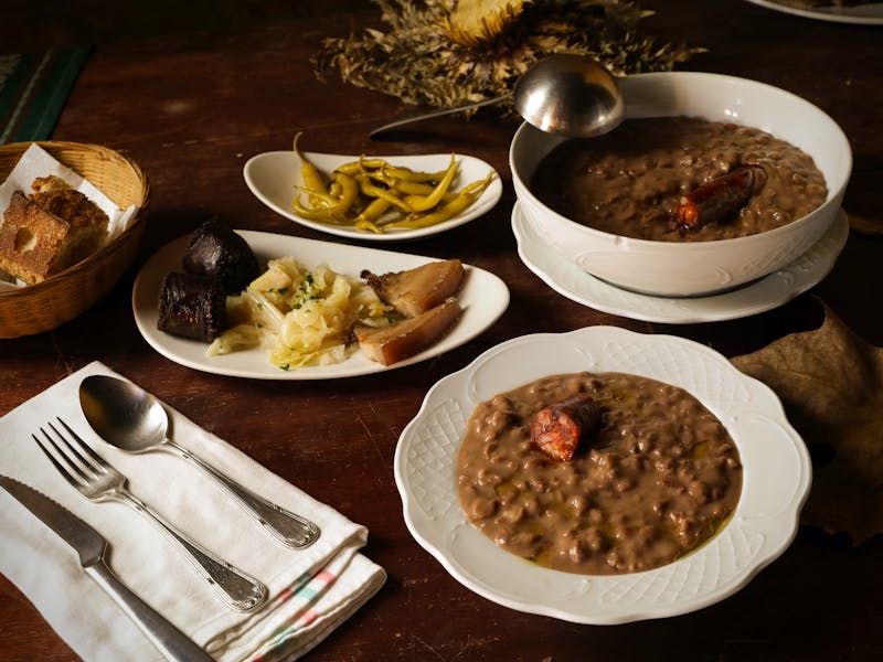 ** Tradicionalni  Sarma, Punjene Paprike, Pita i Čorba od Pasulja** - Second Image