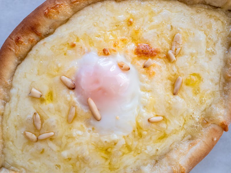 **Otkrijte Tradicionalne Stare Balkanske Recepti za Slana Jela: Sarma, Pita sa Sirom, Ajvar i Čobanac** - Fourth Image