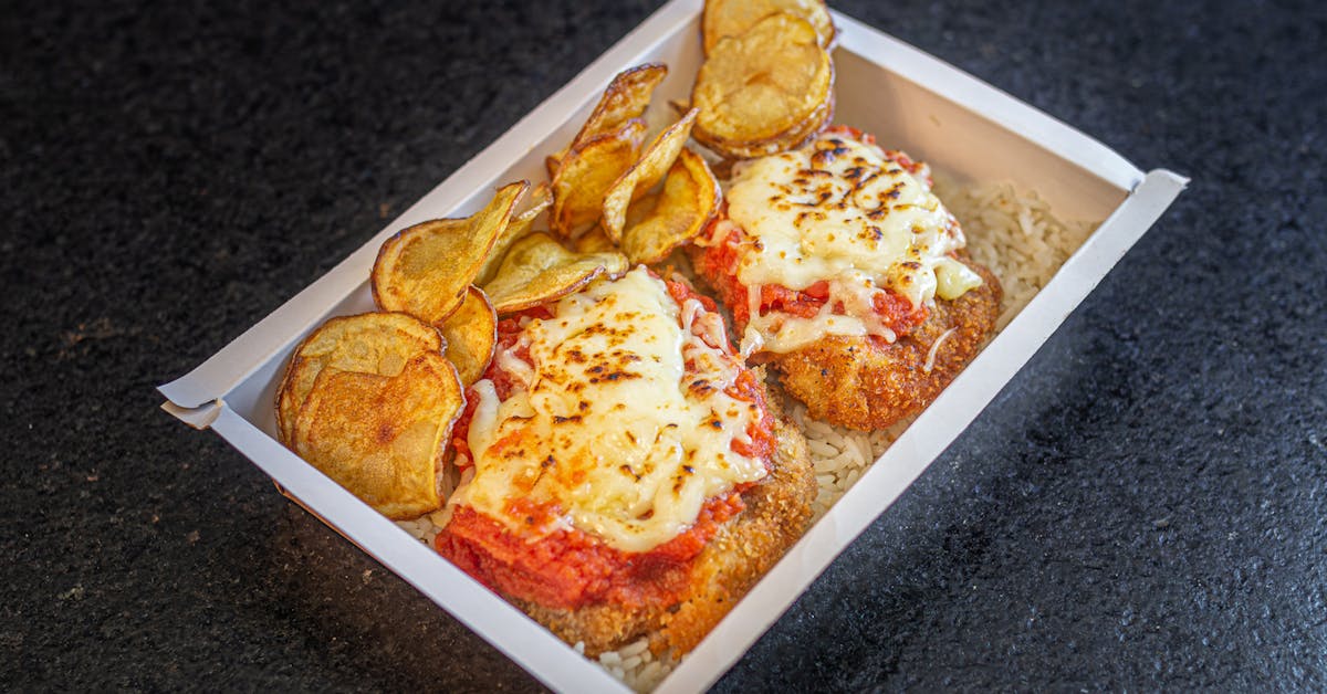 Tri Savršena Recepta za Ukusne Obroke: Zapečeni Krompir, Pileći Fileti i Brza Čokoladna Torta