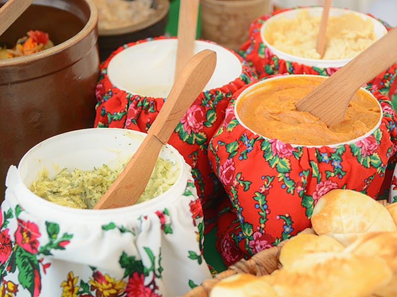 **  Ukusne Tradicionalne Delicije za Svaku Priliku** - Fourth Image