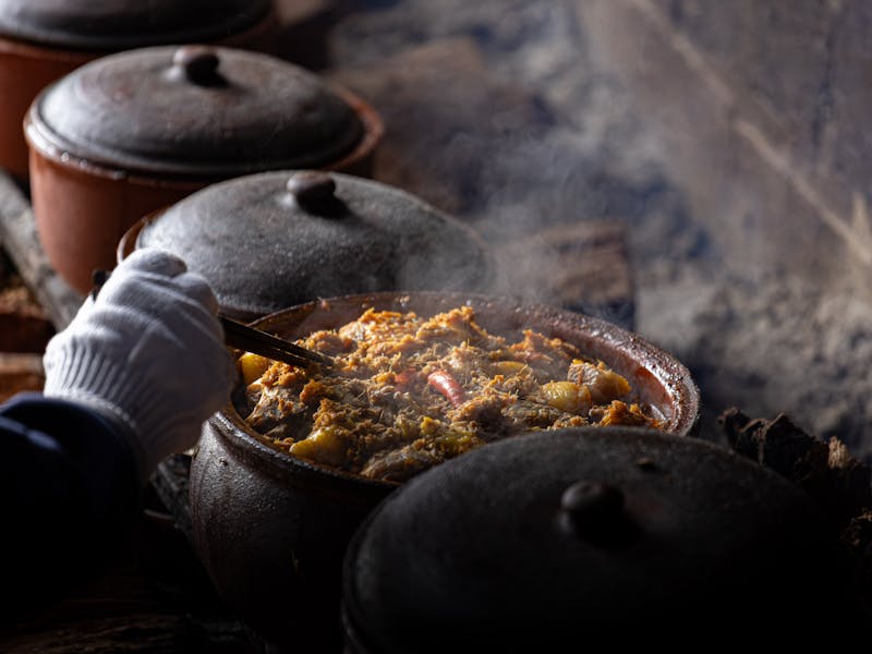 ** Otkrijte Autentične Okuse Tradicije** - Third Image