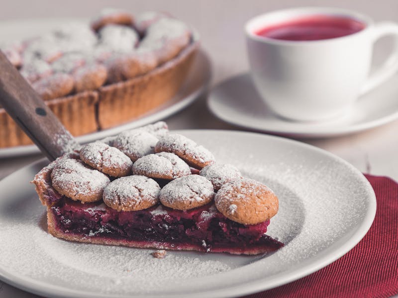 **Otkrijte Stare Balkanske Recepti za Slatka Jela: Baklava, Pita sa Višnjama i Kolač od Jogurta** - Third Image