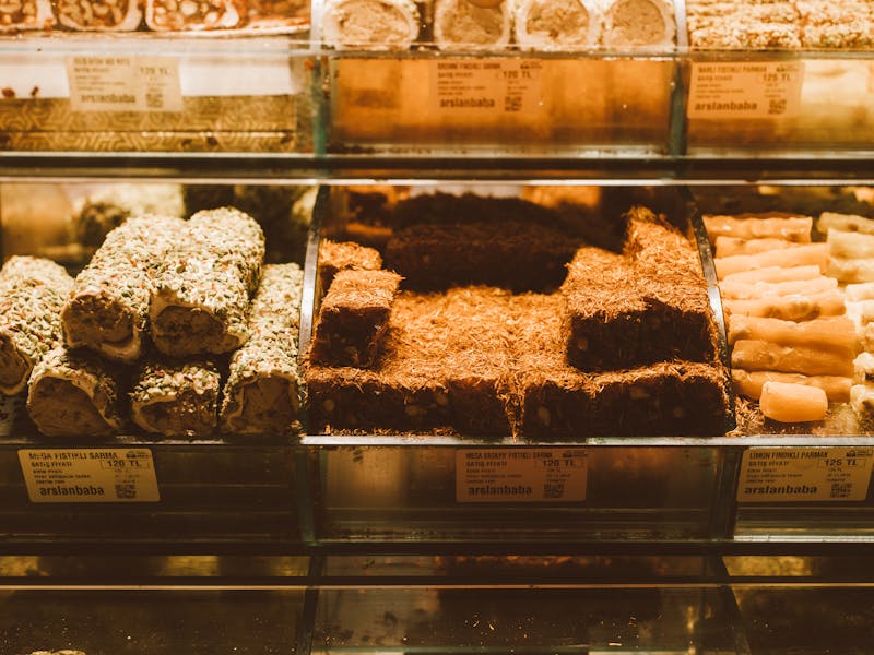 **  Baklava, Tufahija i Još Tradicionalnih Delicija** - Second Image