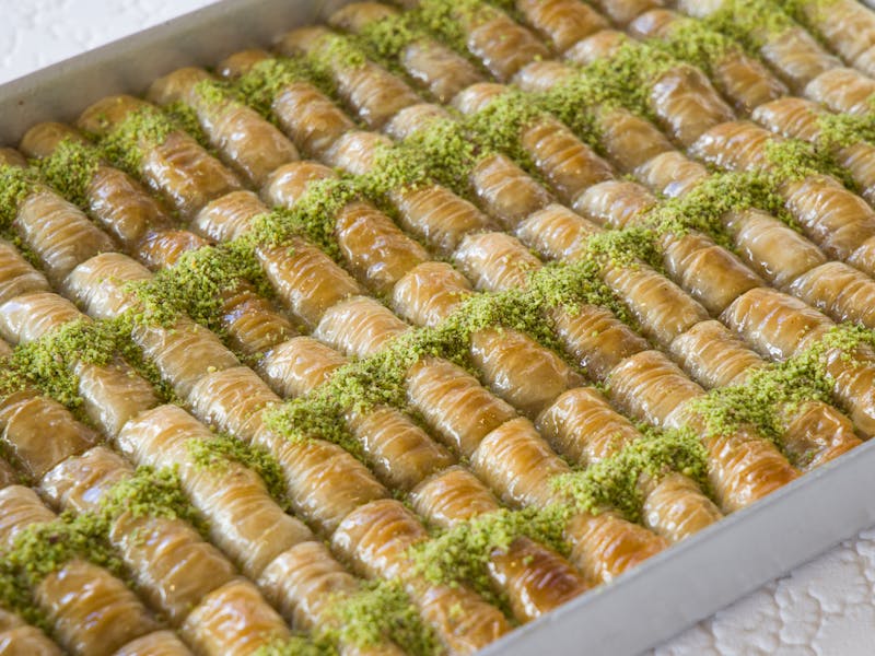 **Otkrivanje Starih Balkanskih Recepata za Slatka Jela: Baklava, Tufahija i više** - Third Image