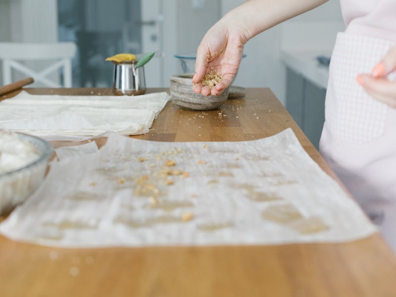 **Naslov za SEO i Adsense: Otkrijte Stare Balkanske Recepti za Slatka Jela: Baklava, Torta Mađarica i Pita sa Jabukama** - Second Image