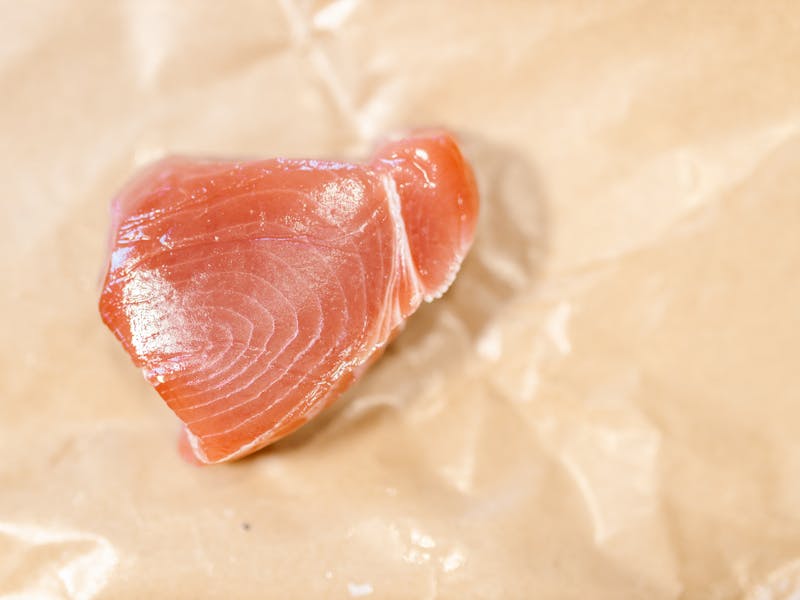 **3 Brza i Zdrava Recepta za Savremeni Jelovnik: Pileći Fileti, Salata sa Tunjevinom i Čokoladni Kolač Bez Brašna** - Third Image