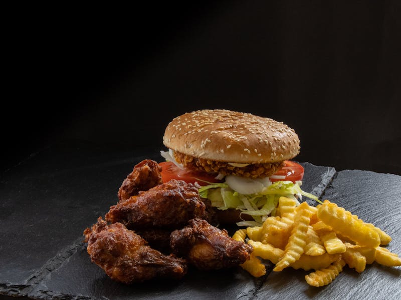 **3 Brza i Ukusna Recepta za Svaki Obrok: Piletina, Burgeri i Panna Cotta** - Fourth Image