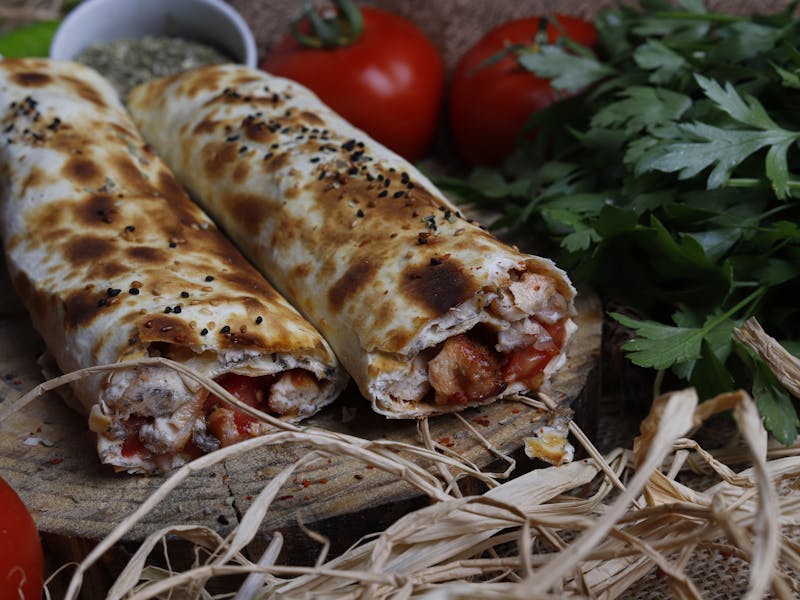 **  Otkrijte Ukuse Tradicije sa Sarma, Ajvarom i Pita** - Third Image