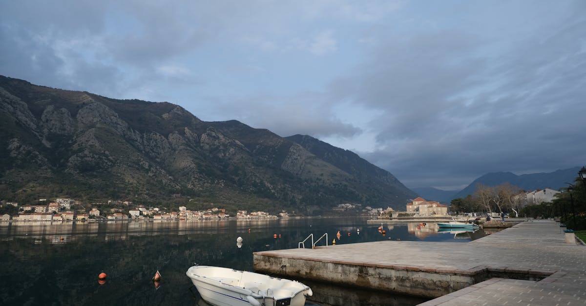 Otkrijte Najbolje Balkanske Recepti: Sarma, Ćevapi, Pita i Ajvar