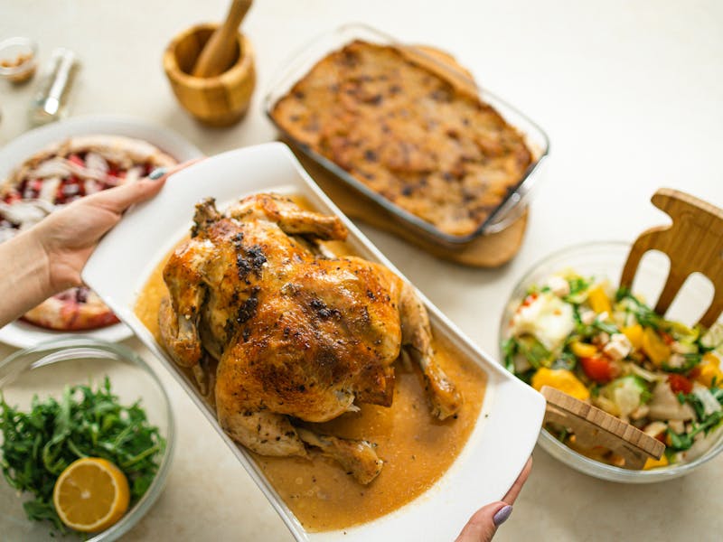 **3 Brza i Zdrava Recepta za Ukusne Obroke: Pileći Fileti, Salata od Tunjevine i Pečeni Slatki Krompir** - Fourth Image