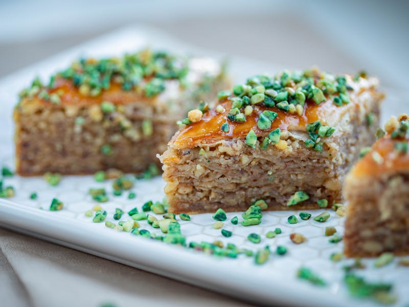 ### Otkrijte Stare Balkanske Recepti za Slatka Jela: Baklava, Torte i Pite koje Oduševljavaju Ukusom! - Third Image