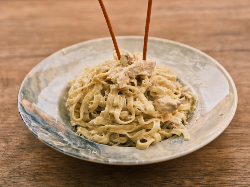 **Savršen Recept za Piletinu u Umaku od Limuna i Meda: Ukusni Ručak za Svaku Priliku** - Second Image