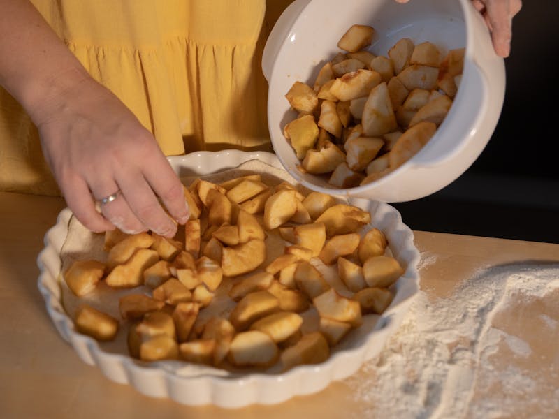 ** Otkrijte Stare Balkanske Recepta za Slatka Jela: Baklava, Pita sa Jabukama i Griz sa Voćem** - Fourth Image