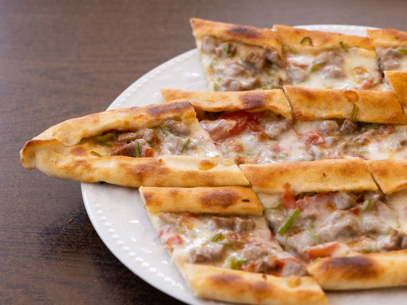 ** Otkrijte Stare Balkanske Recepti za Slana Jela: Sarma, Čevapi i Pita sa Sirom** - Third Image