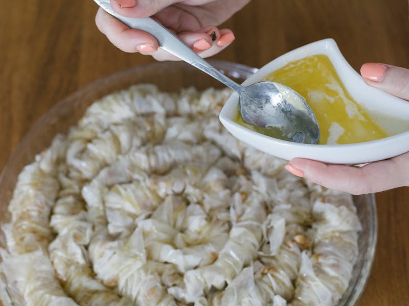 **Otkrijte Stare Balkanske Recepta za Slatka Jela: Baklava, Tufahija i Još Mnoge Delicije** - Second Image