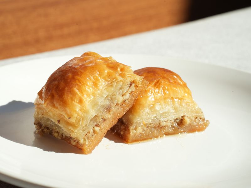 ### Otkrijte Stare Balkanske Recepti za Slatka Jela: Baklava, Torte i Pite koje oduševljavaju! - Second Image