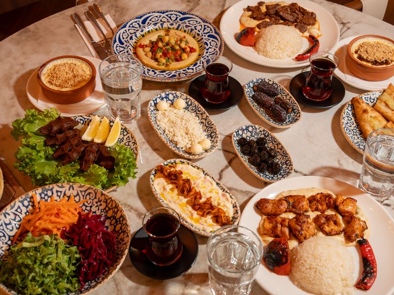 ** Otkrijte Najbolje Balkanske Recepta: Sarma, Pita, Ćevapi i Baklava za Savršen Obrok** - Fourth Image
