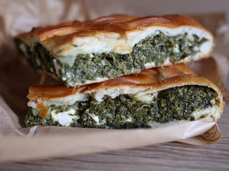 ** Otkrijte Stare Balkanske Recepti za Slana Jela: Sarma, Pita sa Sirom, Musaka i Punjene Paprike** - Second Image