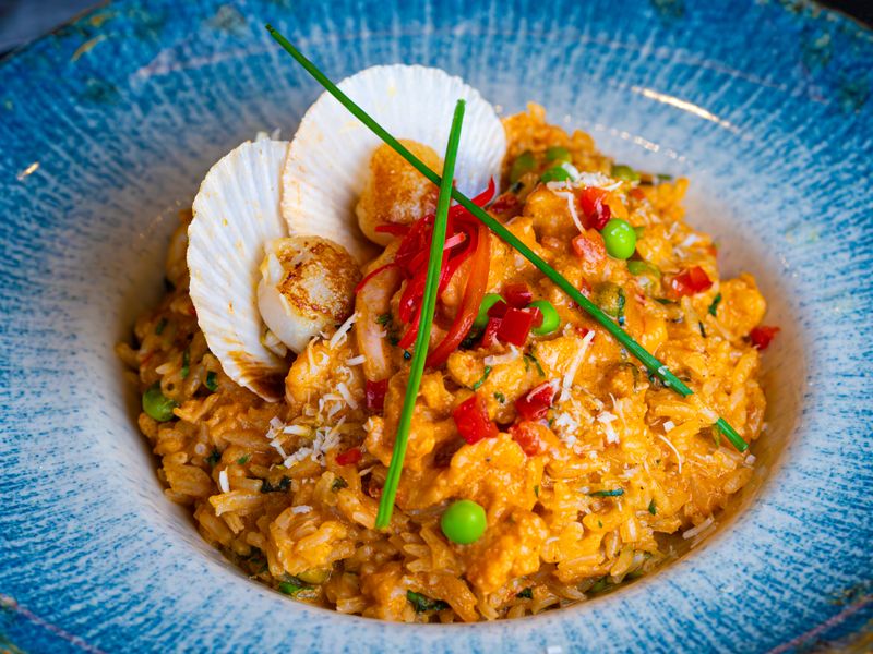 **3 Najbolja Recepta za Ukusne Obroke: Brza Piletina, Kremasti Risotto i Voćna Salata** - Third Image