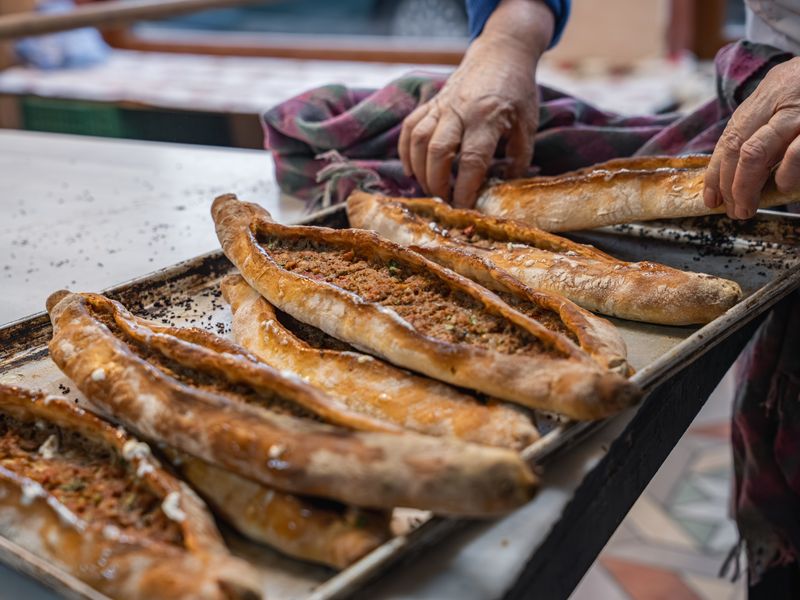 **Naslov za SEO i AdSense:  Pripremite Ukusne Sarme, Pite, Čevape i Baklavu u Svojoj Kuhinji** - Fourth Image