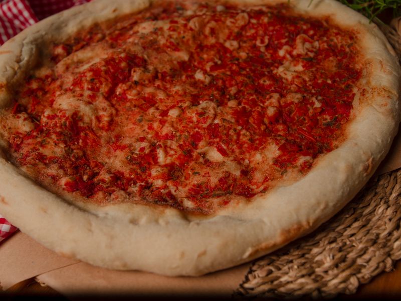 Mekano tijesto za pizzu s prozračnim rubom od samo pet sastojaka - Third Image